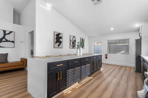 Spacious 5 BR Home with Games and Spa, Las Vegas (foto 9)