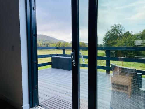 Riverview Lodge & Luxury Hot Tub in Duror