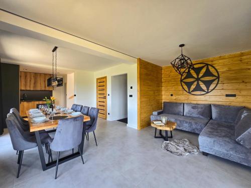 LK Mountain Residence segmenty z prywatnym jacuzzi i widokami na góry i jezioro
