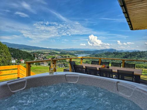 LK Mountain Residence domki i segmenty z prywatnym jacuzzi, sauną i widokami na góry i jezioro (LK Mountain Residence domki i segmenty z prywatnym jacuzzi, sauna i widokami na gory i jezioro) in Falsztyn