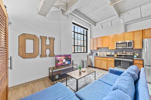 205- DT Huge Loft Parking Fast Wi-Fi Sofa Bed