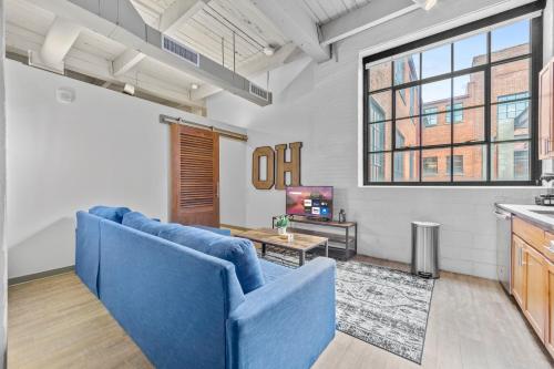 205- DT Huge Loft Parking Fast Wi-Fi Sofa Bed, Cleveland (photo 2)