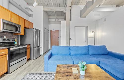 205- DT Huge Loft Parking Fast Wi-Fi Sofa Bed, Cleveland (photo 3)