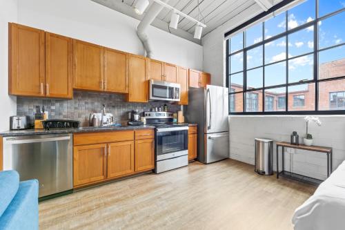306-Urban Blissful Oasis Close to DT Parking, Cleveland (photo 9)