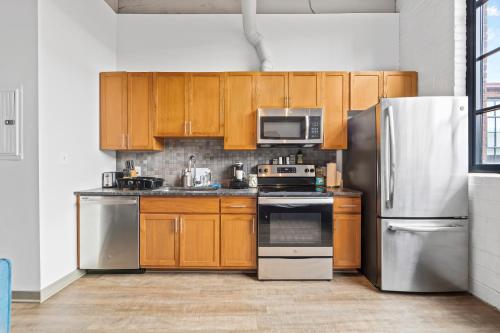 306-Urban Blissful Oasis Close to DT Parking, Cleveland (photo 10)