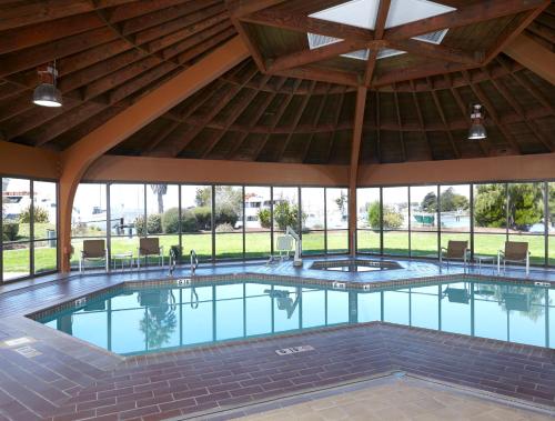 DoubleTree by Hilton Hotel Berkeley Marina DoubleTree by Hilton Hotel Berkeley Marina