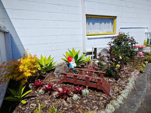 Kert, Accommodation Te Puna in Te Puna