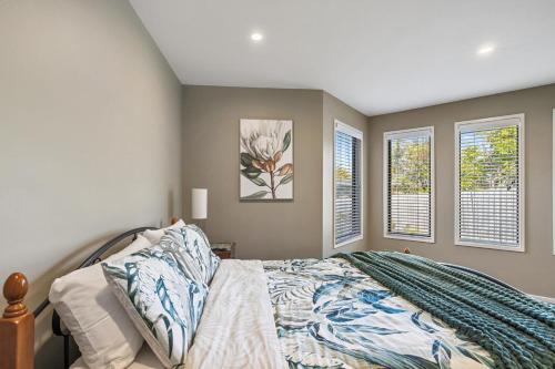 Three-Bedroom Apartment image 5