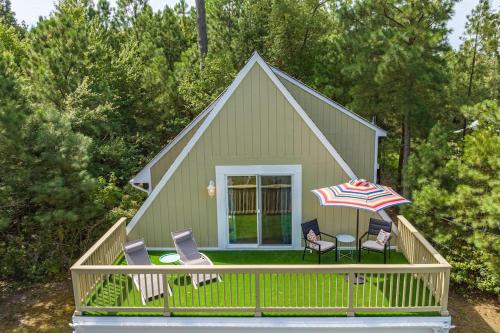 Riverside Dreams -golfcart-views-screened porch in ไพนีย์พอยต์ (แมรีแลนด์)