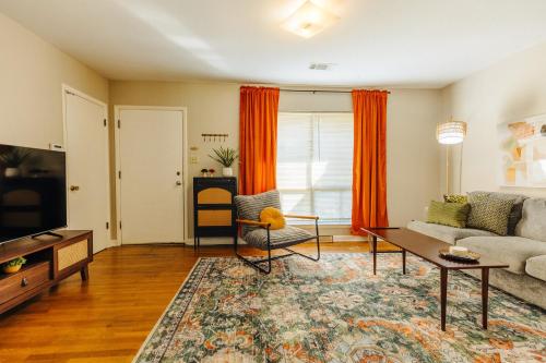 Centrally Located 2 King Bed Midtown Memphis 2362