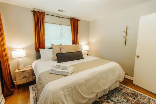 Centrally Located 2 King Bed Midtown Memphis 2362