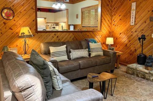 Family Fun Cozy Cabin in Gatlinburg (TN)