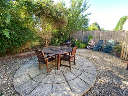 Instalaciones, Silhouette Cottage in Worcestershire
