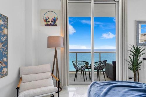Breathtaking view by the ocean in Hollywood, USA