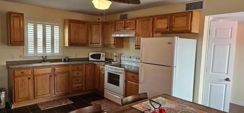 Küche, Beverly Hills Inn in Maysville (KY)