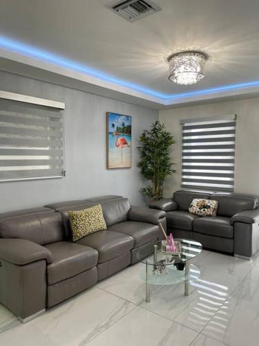 Flamingo Paradise in ไฮอาลีอาห์ (FL)