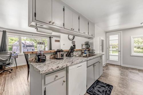 Close to Highmark Stadium and Free Parking in Hamburg, USA