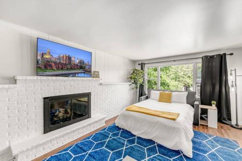 Close to Highmark Stadium and Free Parking in Hamburg, USA