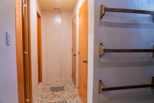 Shower, CocoRico Hostel in San Vicente