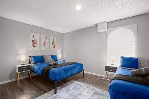 Cozy and Central UT Moody image