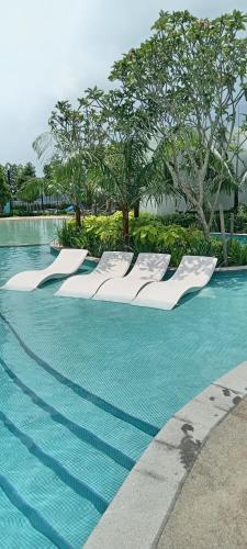 Zawirah guesthouse mayabay splashmania in Bandar Gamuda Cove