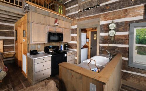 Sheriffs Cabin, Гатлинберг (фото 11)