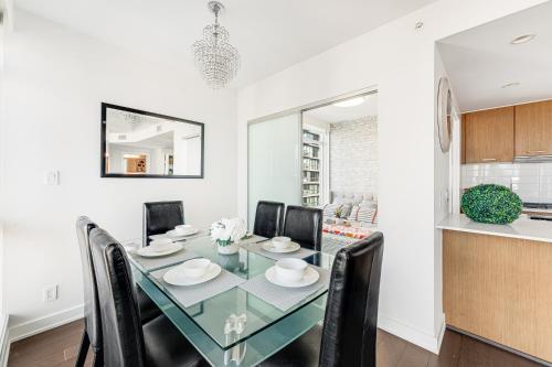 Prime Waterfront Living 2 Bedroom Apartment with Breathtaking City Views in Vancouver, Canada