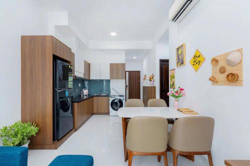 Two-Bedroom Apartment with Balcony image 10