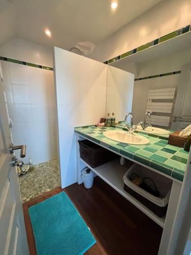 Les Palmiers in Regneville-Sur-Mer