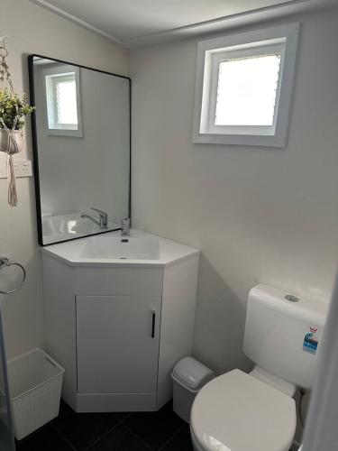 Home on Kent ROOM C, Rockhampton (photo 6)