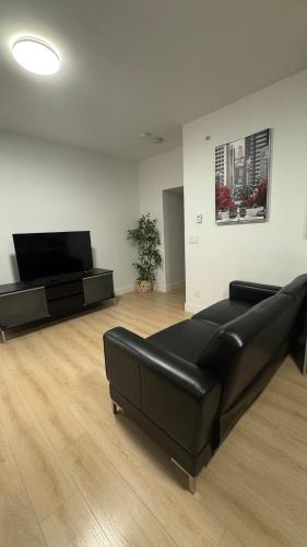 New & Modern 2 bedroom suite, Surrey (zdjęcie 4)