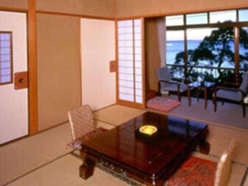 room detail thumbnail 0