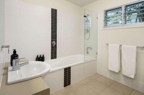 Moffat Beach Magic Family and Dog Friendly Oasis - image 5