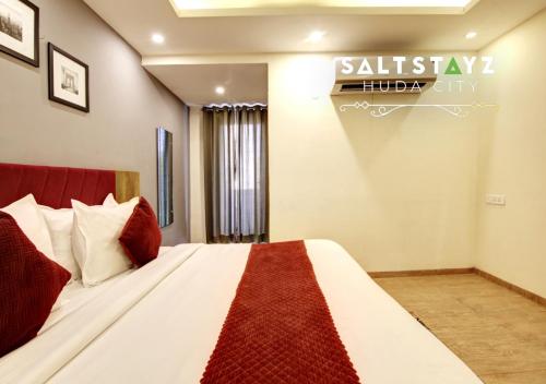 Deluxe Room image 7