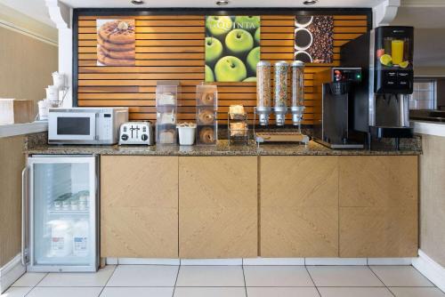 Mat og drikke, La Quinta Inn by Wyndham Pittsburgh Airport near Pittsburgh internasjonale lufthavn