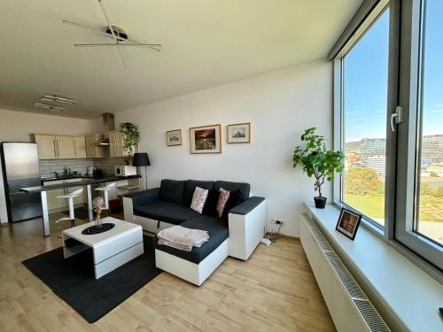 Three towers with beautiful view and parking!, Bratislava