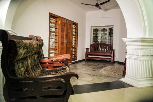 Bougain Villa Service Villa in Irulam