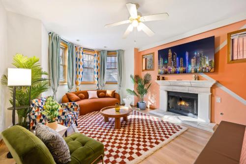 Designer Apt Billiards Private Patio 1 Parking in Chicago, USA