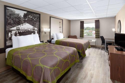 Super 8 by Wyndham Buffalo - image 7