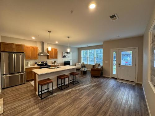 Elegant Townhouse near NDSU and Downtown Fargo #101