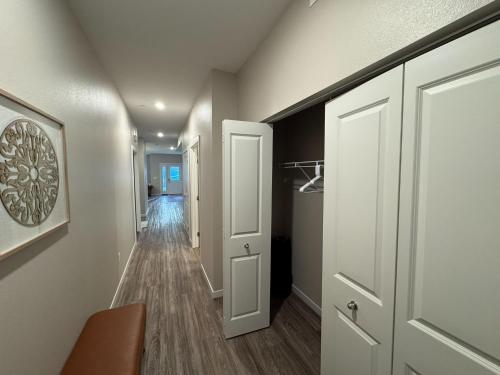 Elegant Townhouse near NDSU and Downtown Fargo #101 in Fargo, USA