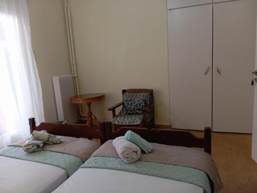 ROOM 2 single beds 5' from metro 3