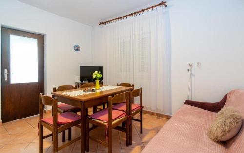 Apartment Per - 10 m from sea - image 11