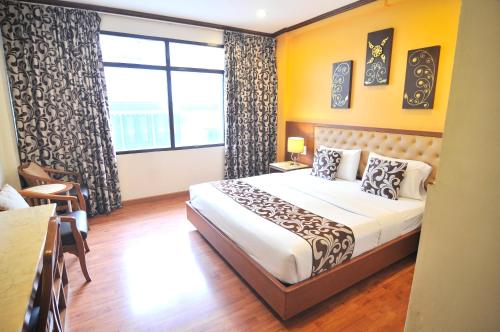 room detail thumbnail 0