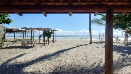 卡纳维埃拉斯 Suites na Beira do mar 3星级 酒店 泳池