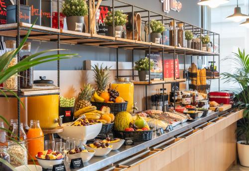 Food and beverages, ibis Barcelona Meridiana in Nou Barris