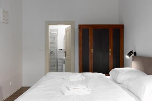 Quiet apartment in the city center near the metro with with balcony and parking, Praga (foto 4)