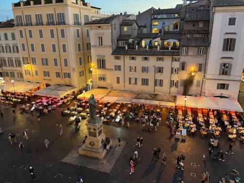 Vista su Campo de Fiori, Roma (foto 7)