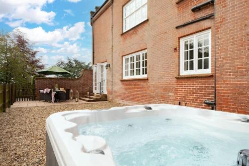 Ground Wing - Norfolk Cottage Agency in Gresham