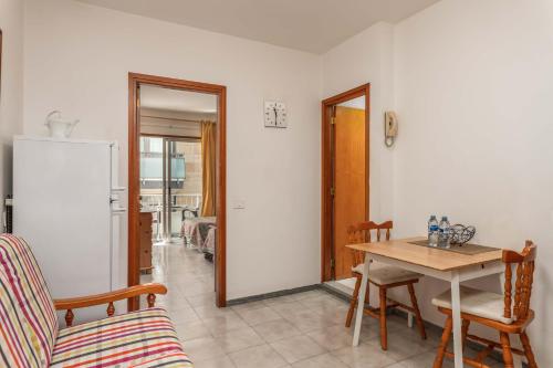 Studio with Balcony image 4